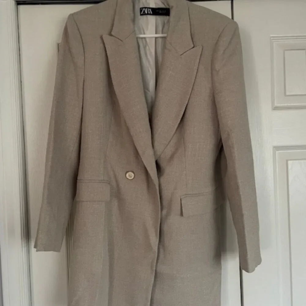 Zara Tweed Blazer Size Large - Picture 1 of 2